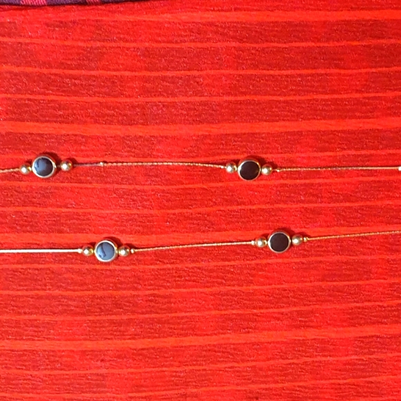 I'm selling Vintage Authentic Ceramics and Clothes. Also Modern clothes and bags - Picture 7 of 7